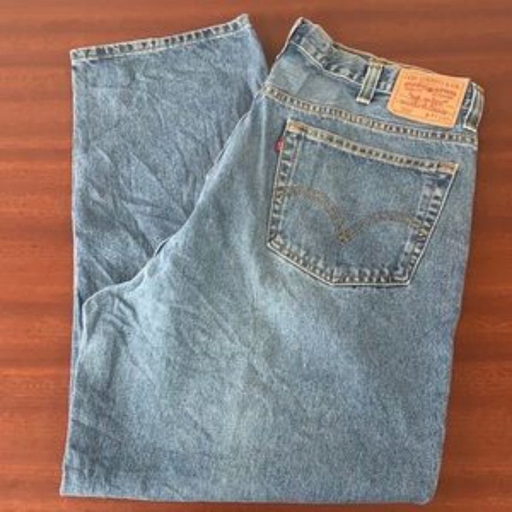 Vintage men 560 Levi’s mom jeans